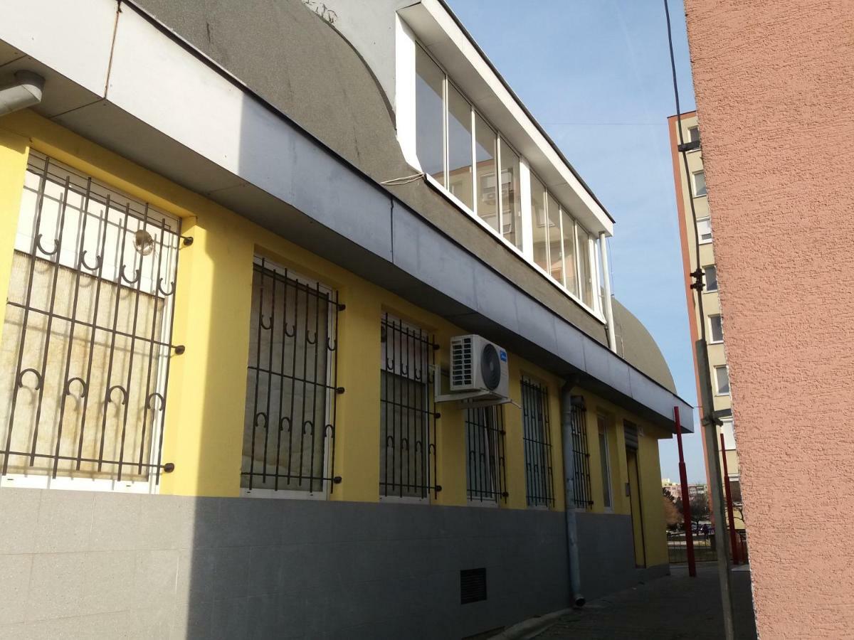 Apartamento Hradna 9A Nové Zámky Exterior foto